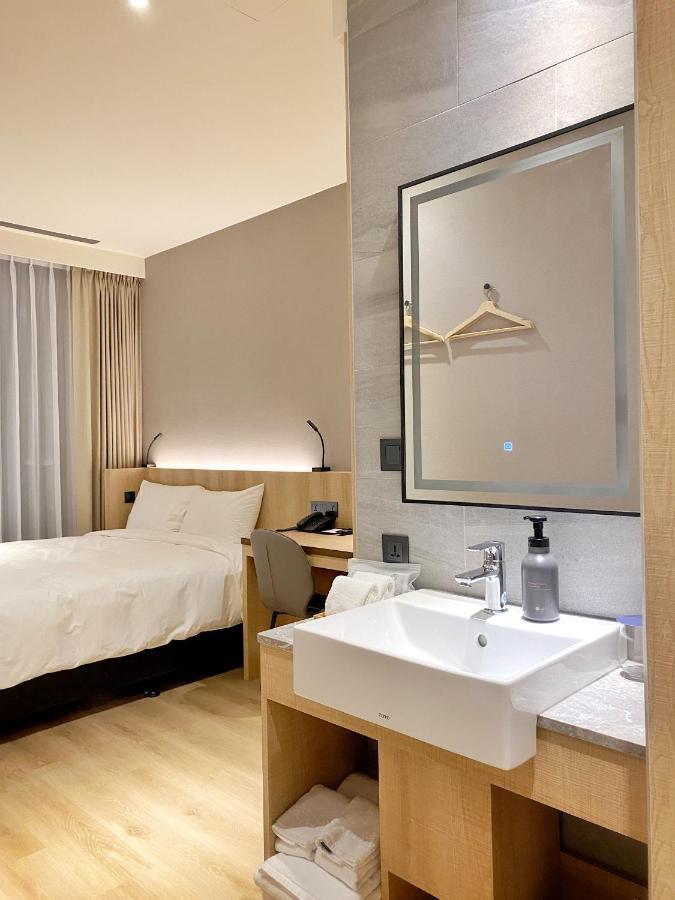 Alfar Hotel Таоуан Екстериор снимка